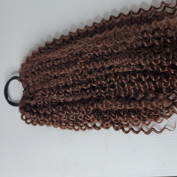Curly ponytail extension - Picture 4 of 6